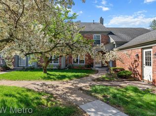 2658 Williamsburg Cir #47, Auburn Hills, MI 48326