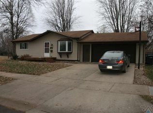 2217 E 1st St, Sioux Falls, SD 57103