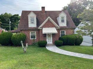 2016 Walton Ave, Bluefield, WV 24701