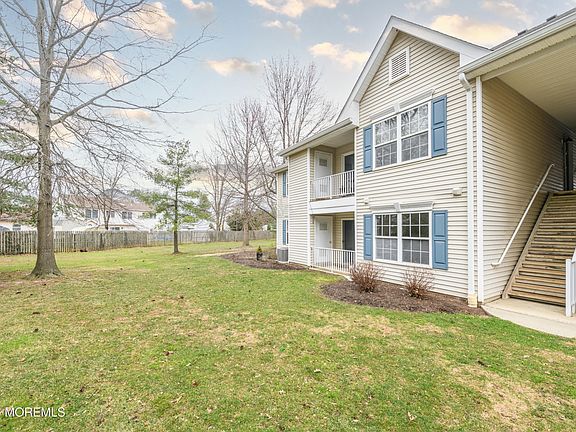3rd image of 308 Wedgewood Circle #308
