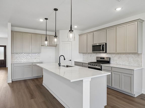 3rd image of 1624 Cydney Ln