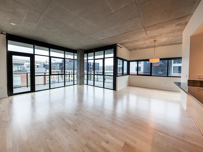 1830 NW Riverscape St #403 — Photo 4