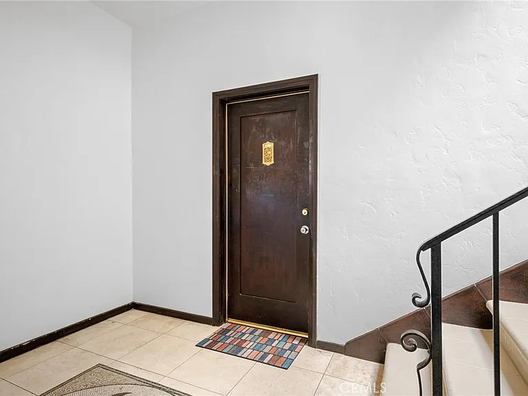 216 E Windsor Rd #2 — Photo 2