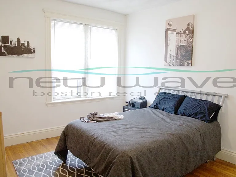 104 Queensberry St #14 — Photo 2