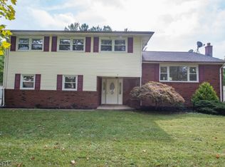 3 Sandalwood Dr, Parsippany, NJ 07054