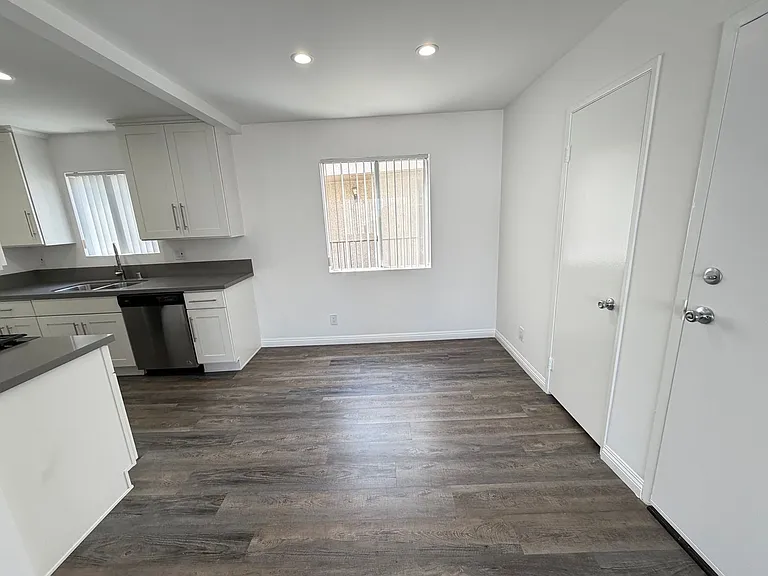 Oxford Villa Apartments — Photo 2