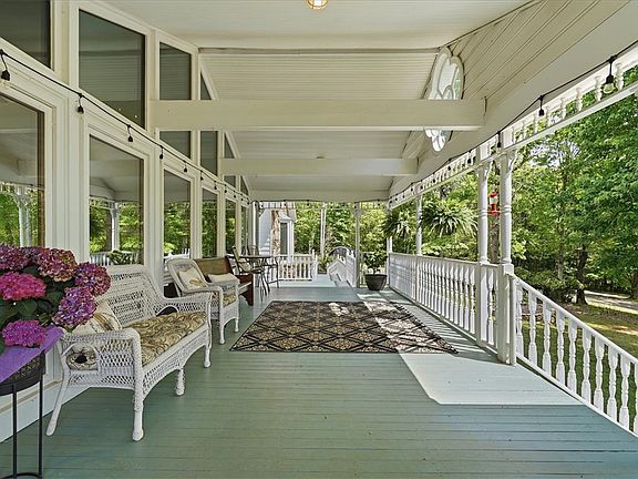 3rd image of 144 Porter Rd