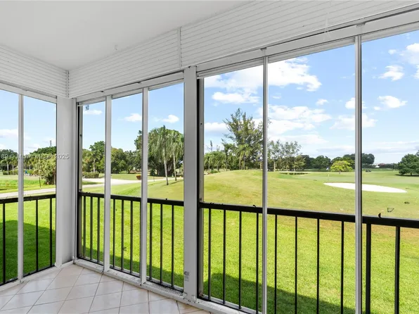 9220 S Hollybrook Lake Dr APT 208, Pembroke Pines, FL 33025