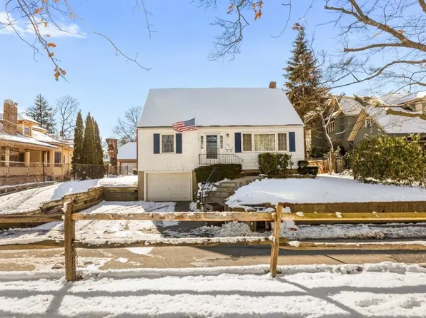 189 Franklin Avenue, Sea Cliff, NY 11579