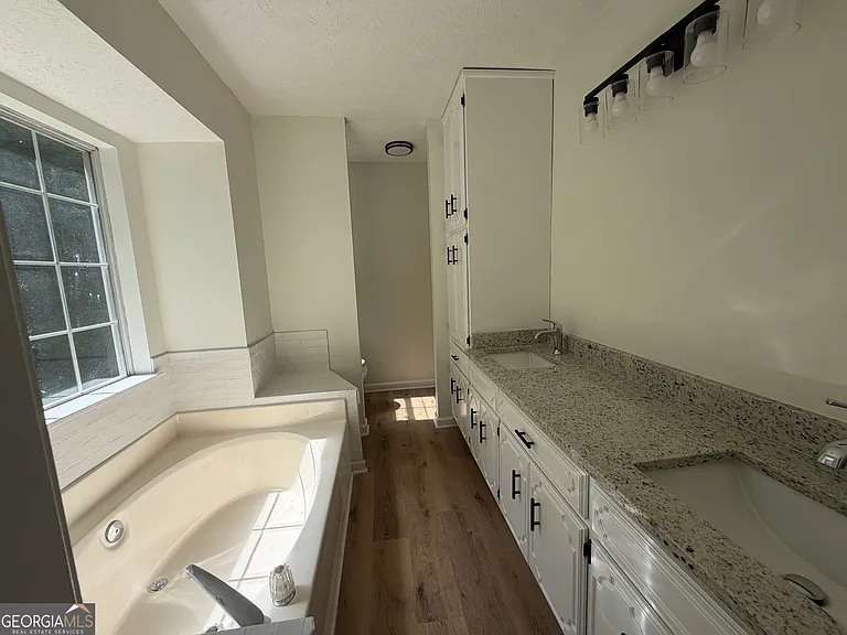 1730 Bullock Dr — Photo 9