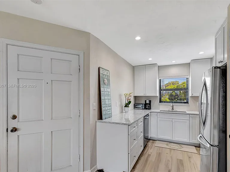 755 Saturn St #G202 — Photo 21