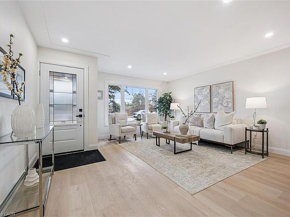 5th image of 881 Dunbar Rd