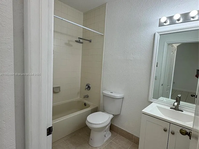 1536 SE 25th St #206 — Photo 15
