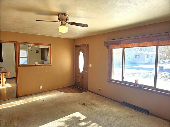 5th image of 711 Lee Street