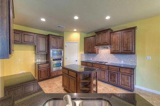 4002 Remington Rd — Photo 5