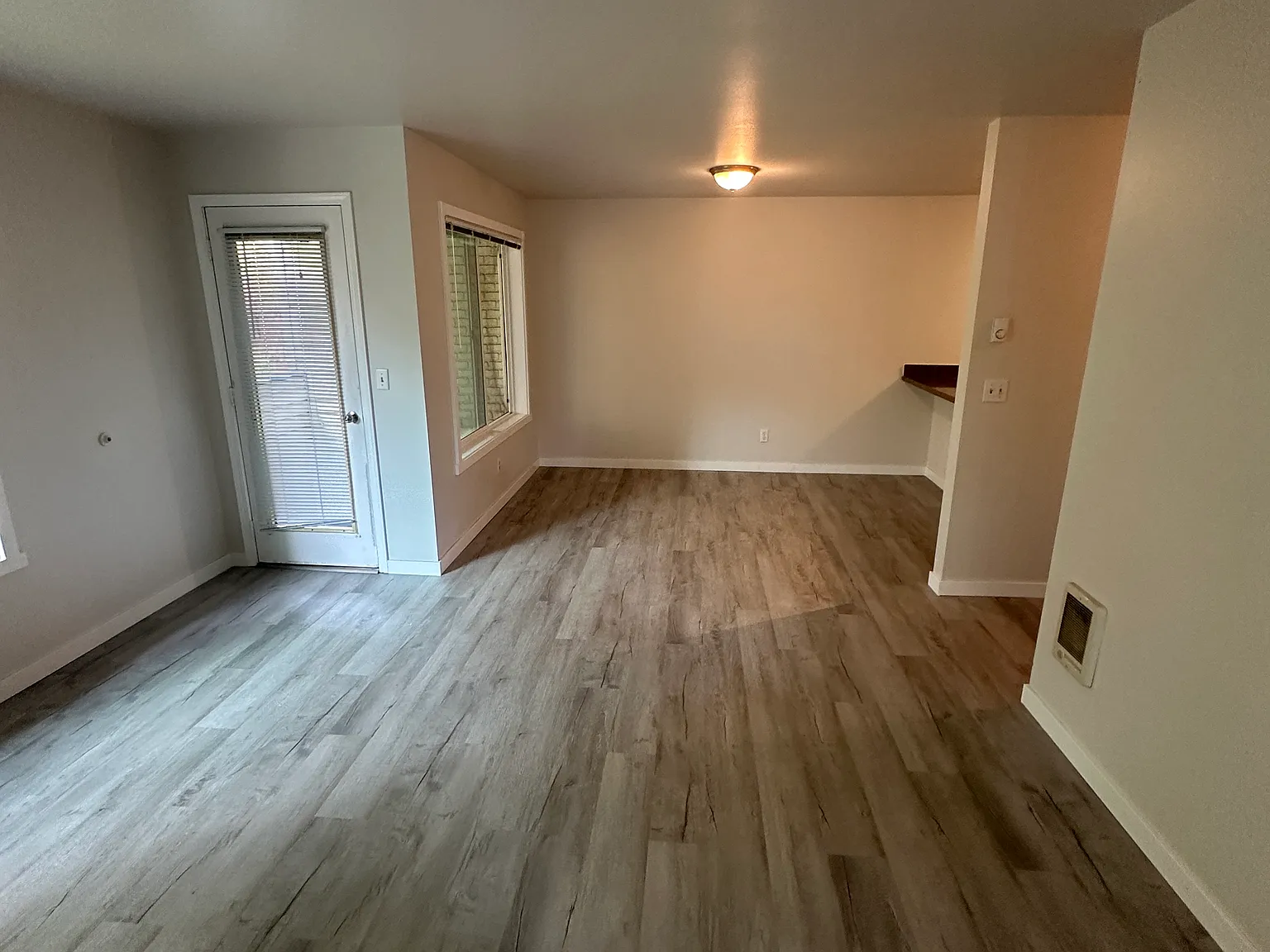 2 bed, 962 sqft, $2,500 — Photo 2
