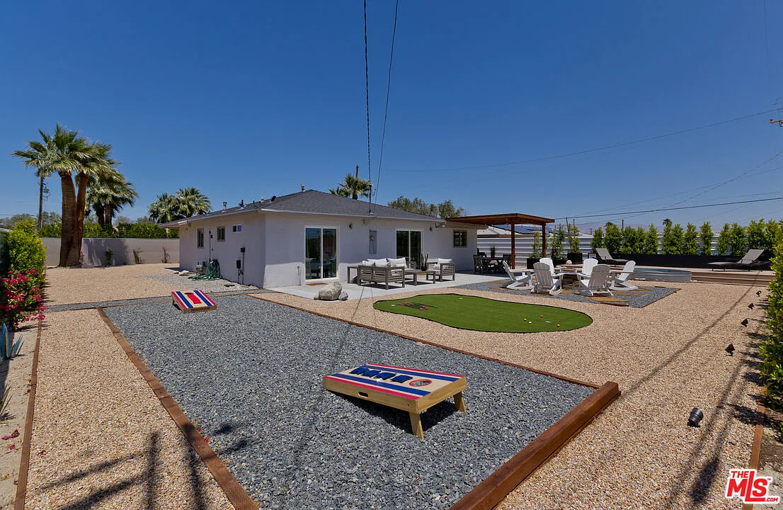 3 bed, 2.0 bath, 1108 sqft, $5,000 — Photo 3