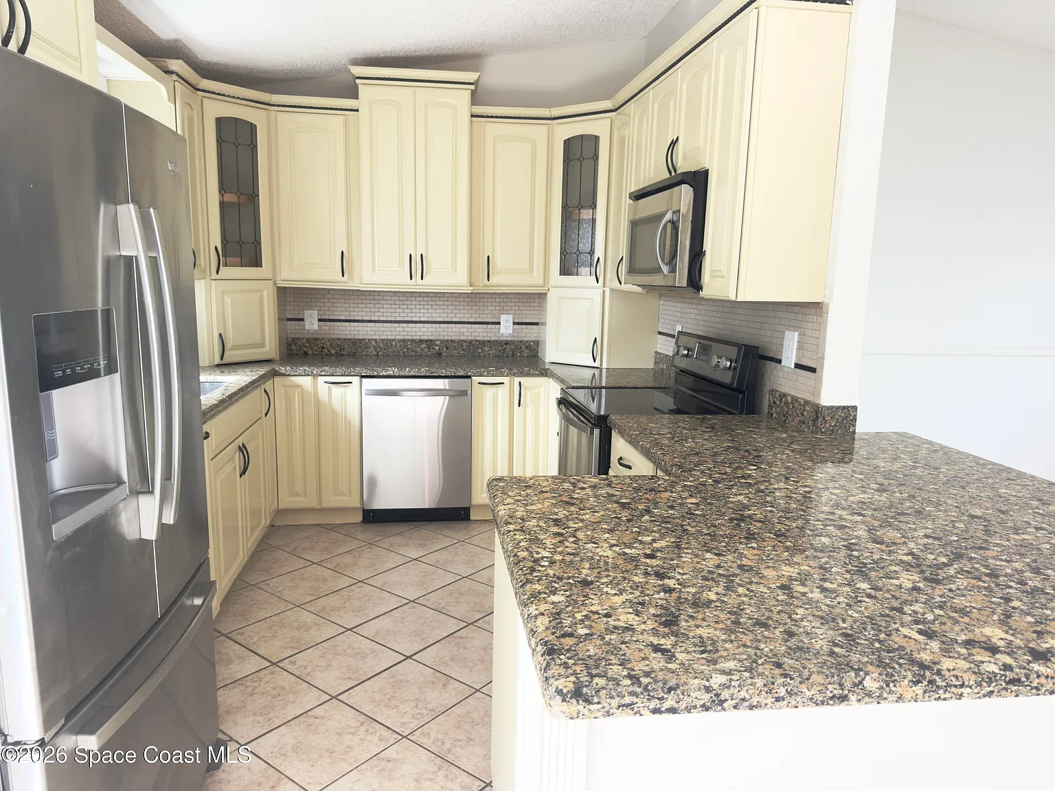 3 bed, 2.0 bath, 1150 sqft, $3,100 — Photo 3
