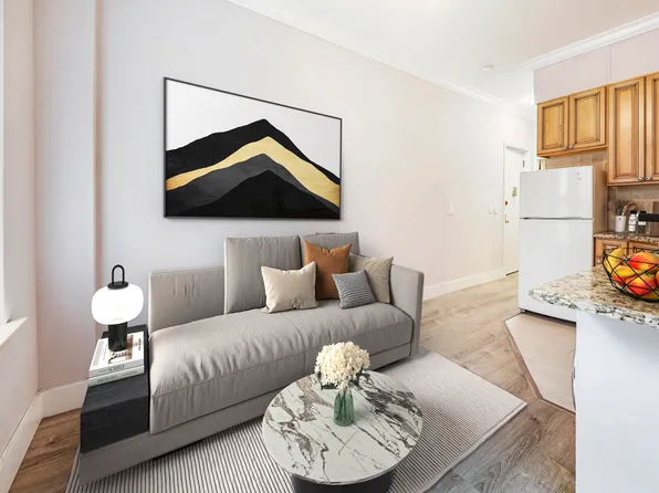 448 West 46th Street image 1 of 4