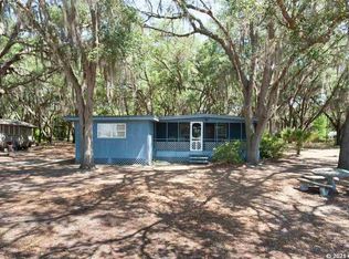 125 E Cowpen Lake Point Rd, Hawthorne, FL 32640