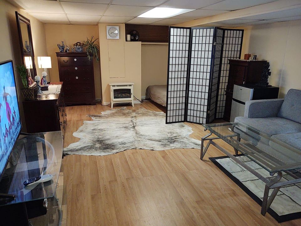 1st image of 261 S Ellwood Ave