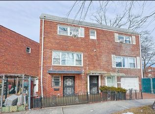 2526 Bayside Ln, Flushing, NY 11358