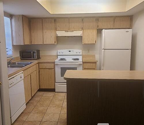 3rd image of 4015 Ashford Green Pl #D104