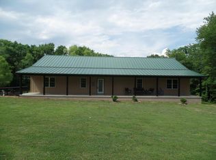 900 Smith Rd, Carrier Mills, IL 62917