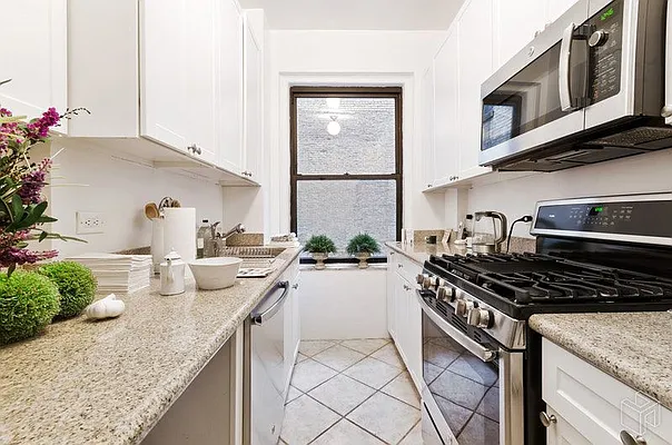 Rented by Halstead Real Estate | media 10