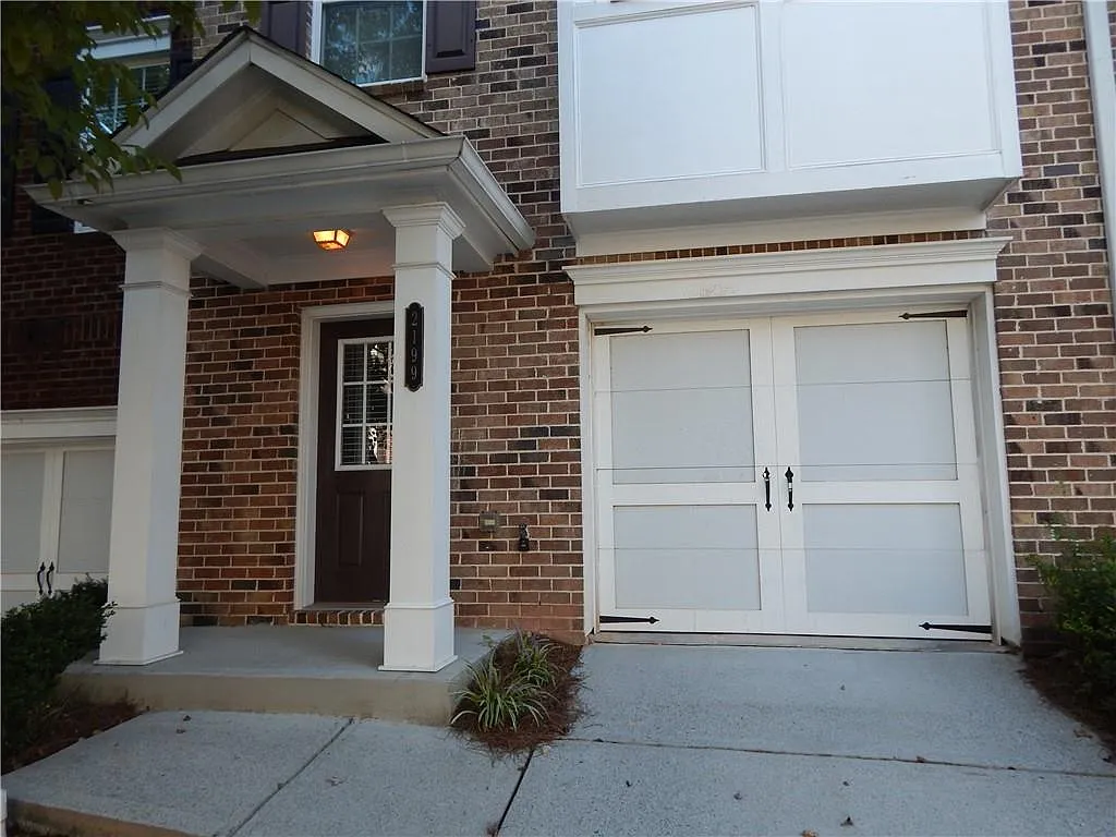 4 bed, 3.5 bath, 1860 sqft, $2,200 — Photo 4