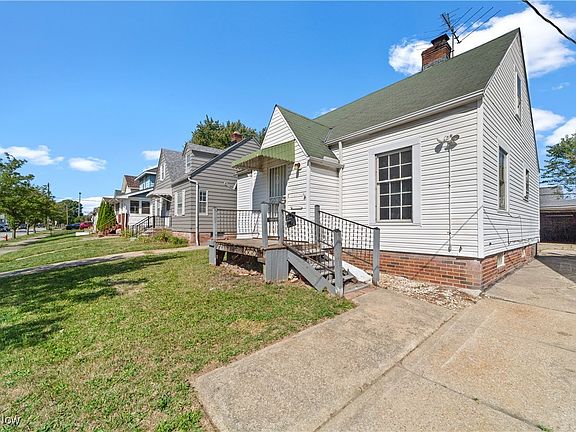 3rd image of 12004 Marne Ave