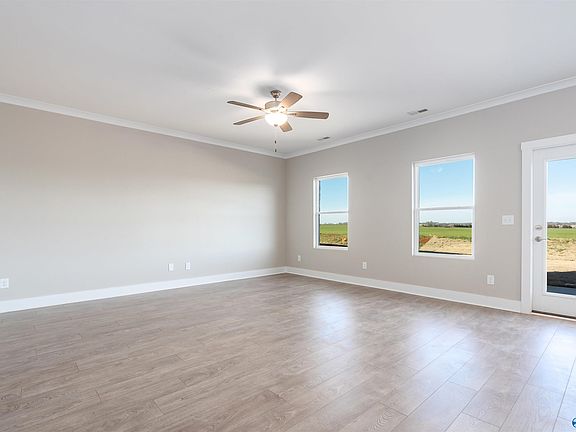 5th image of 282 Brier Estate Dr