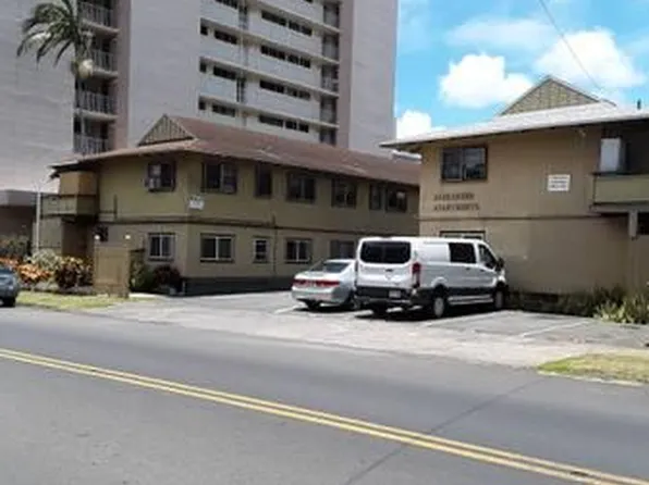 1424 Alexander St #9, Honolulu, HI 96822