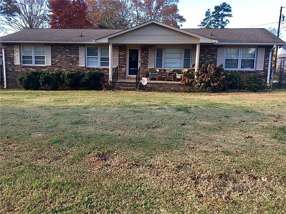 2nd image of 104 Woodland Dr