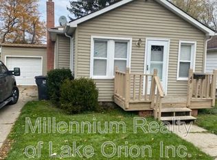 46 W Strathmore Ave, Pontiac, MI 48340