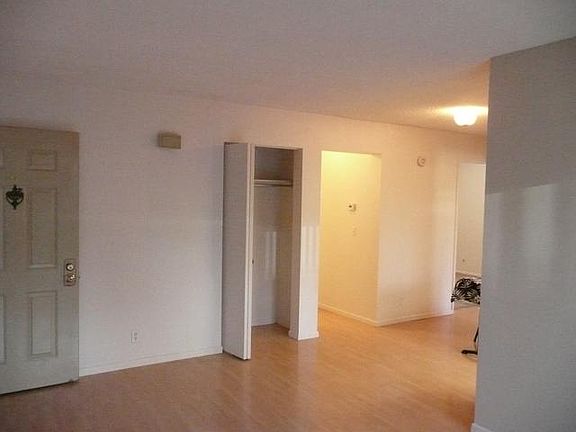 5th image of 1080 E Quail Dr