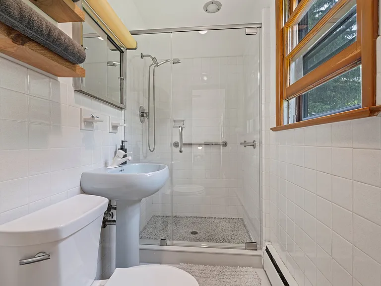 23 Jonathan Way — Photo 15