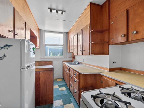 17th image of 720 Woodruff Place West Dr