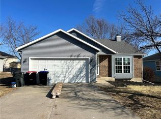 1206 Foxridge Dr, Warrensburg, MO 64093