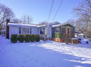 1554 Woods Rd, Akron, OH 44306