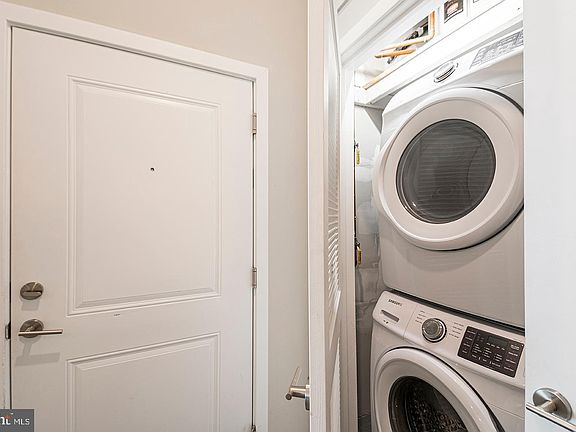 5th image of 1607 Catharine St #3E