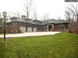 369 N Main St, CHAGRIN FALLS, OH