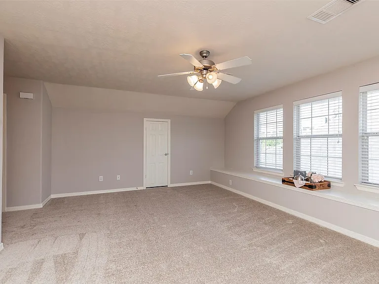 10126 Holly Chase Dr — Photo 42