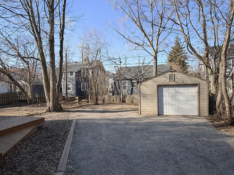 815 Dewey Ave — Photo 12