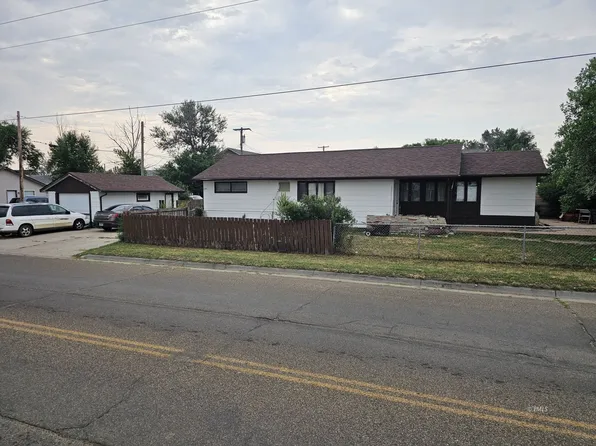 2202 Leighton Blvd, Miles City, MT 59301