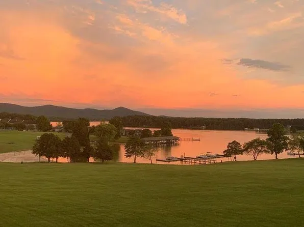 170 Sailors Cove Dr Unit 1202, Moneta, VA 24121