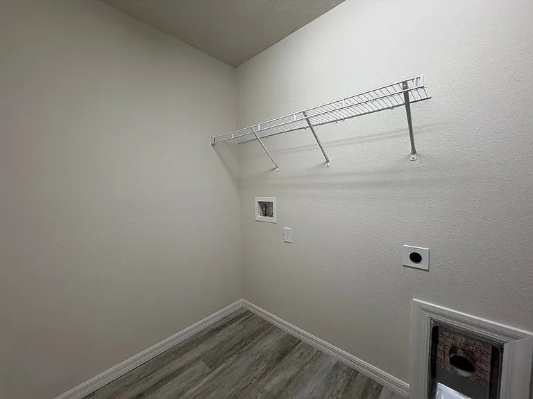 678 W Walkertown Dr — Photo 38