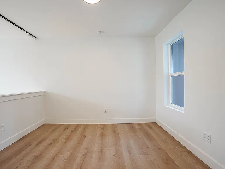 641 N. Fife St — Photo 10