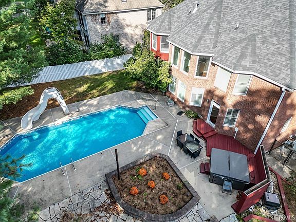 4th image of 2908 S Dale Ct