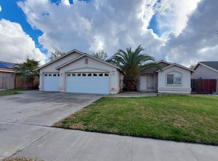 981 Yosemite Dr, Lemoore, CA 93245